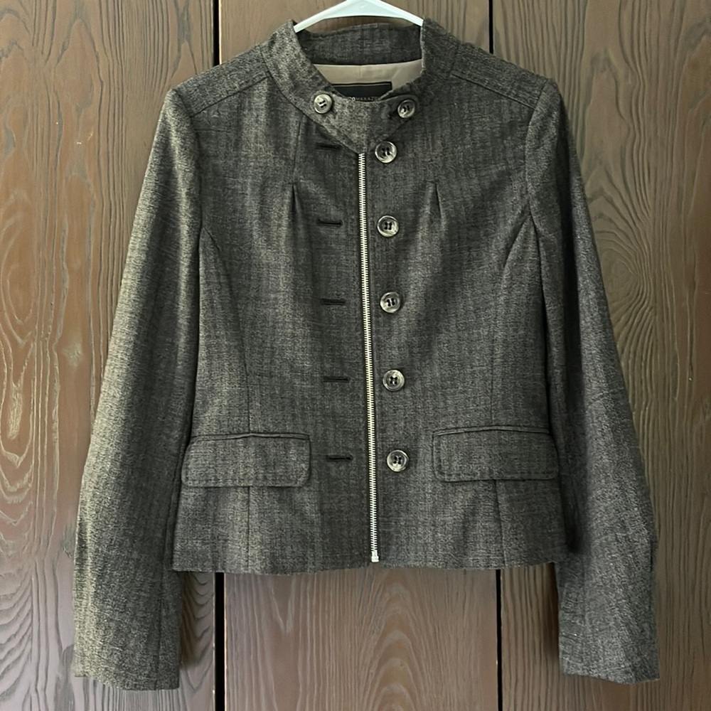 BCBG Maxazria dark brown small patterned jacket. Unusual collar. Size Small